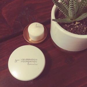 IT Cosmetics- illumination: FAIR